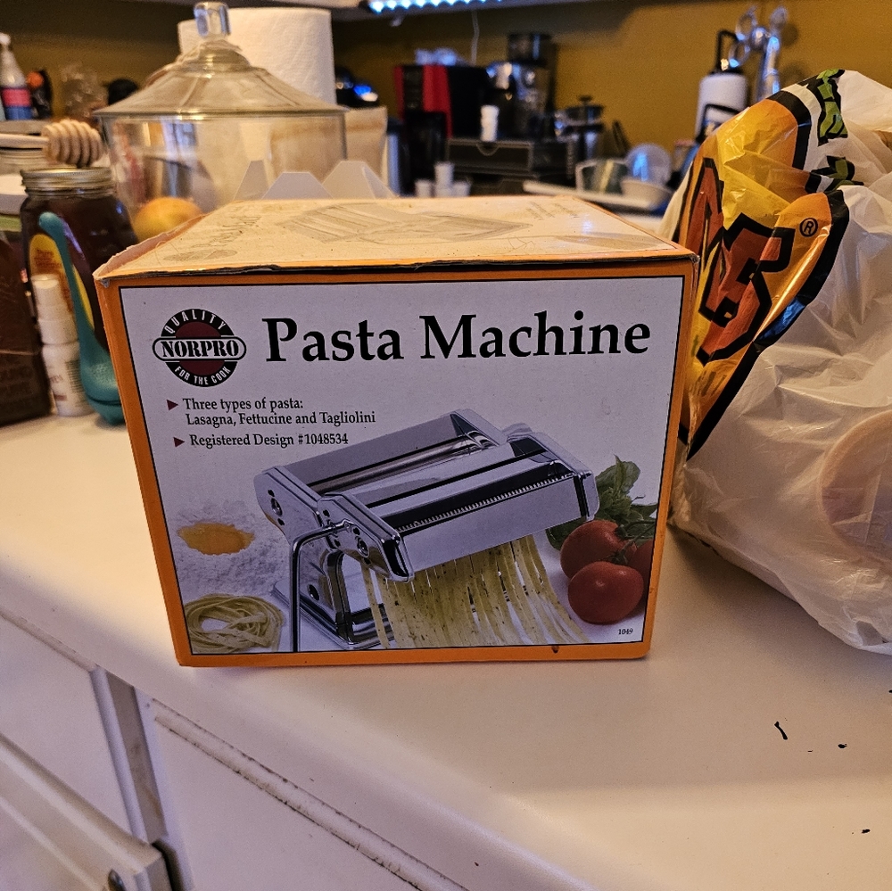 Pasta Machine - Picture 2 of 2